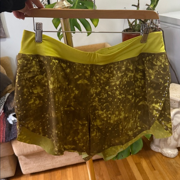 Seawheeze Find Your Pace “3 shorts - lululemon - Size 10 - Picture 5 of 6